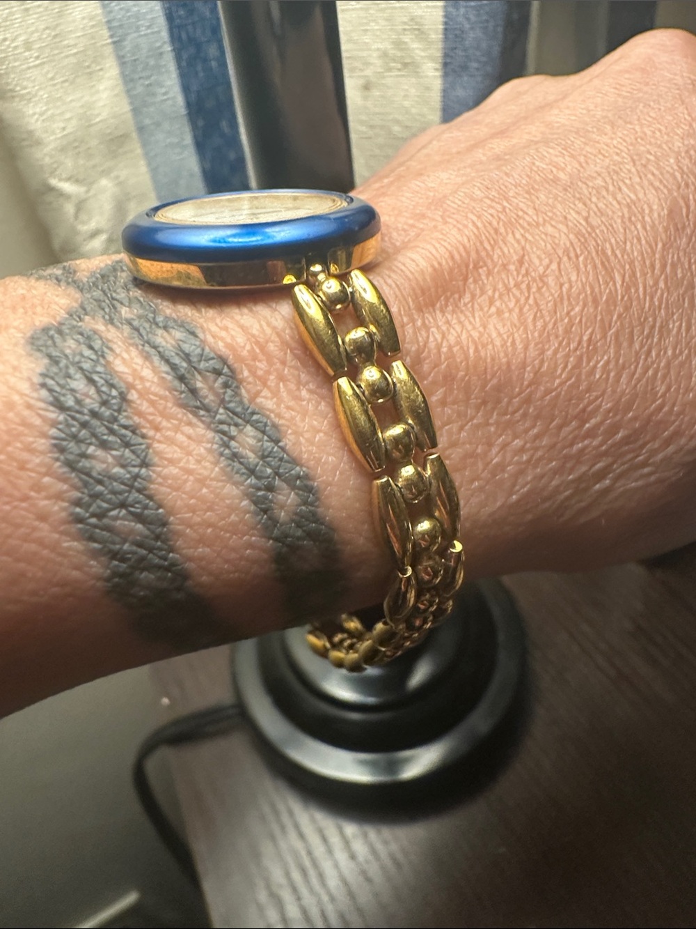 Gucci Gold-Tone Bracelet Watch with Blue, Green and Black Interchangeable Bezels - Picture 7 of 8